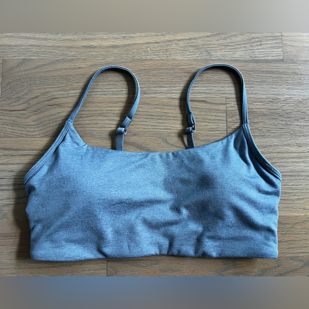 Vuori Halo Essential Bra Flint Heather Blue M Removable Pads light support yoga